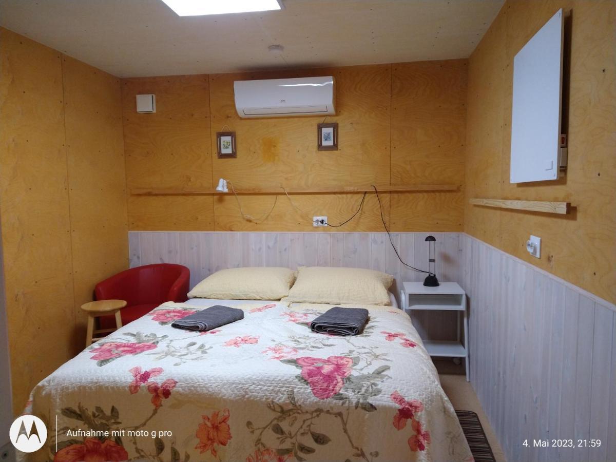 Lahemaa Kohvikann B & B, Caravan Park Palmse Quarto foto